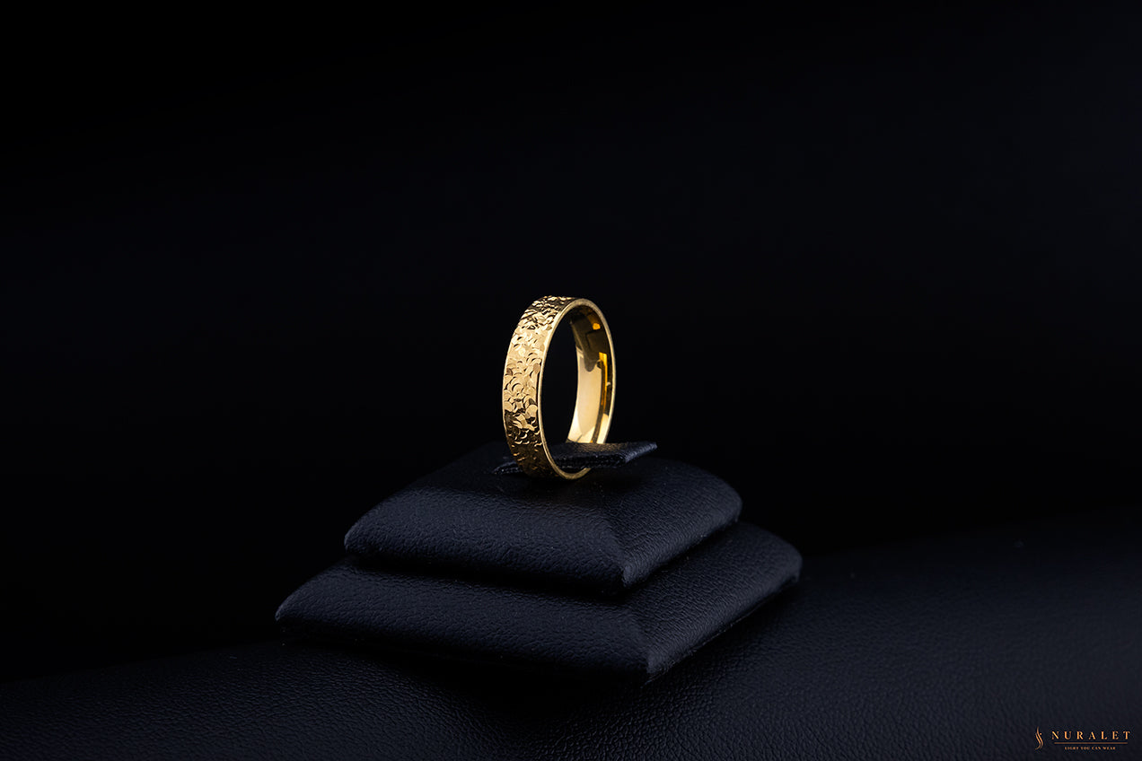Diamond-Cut Textured Band Ring - Gold